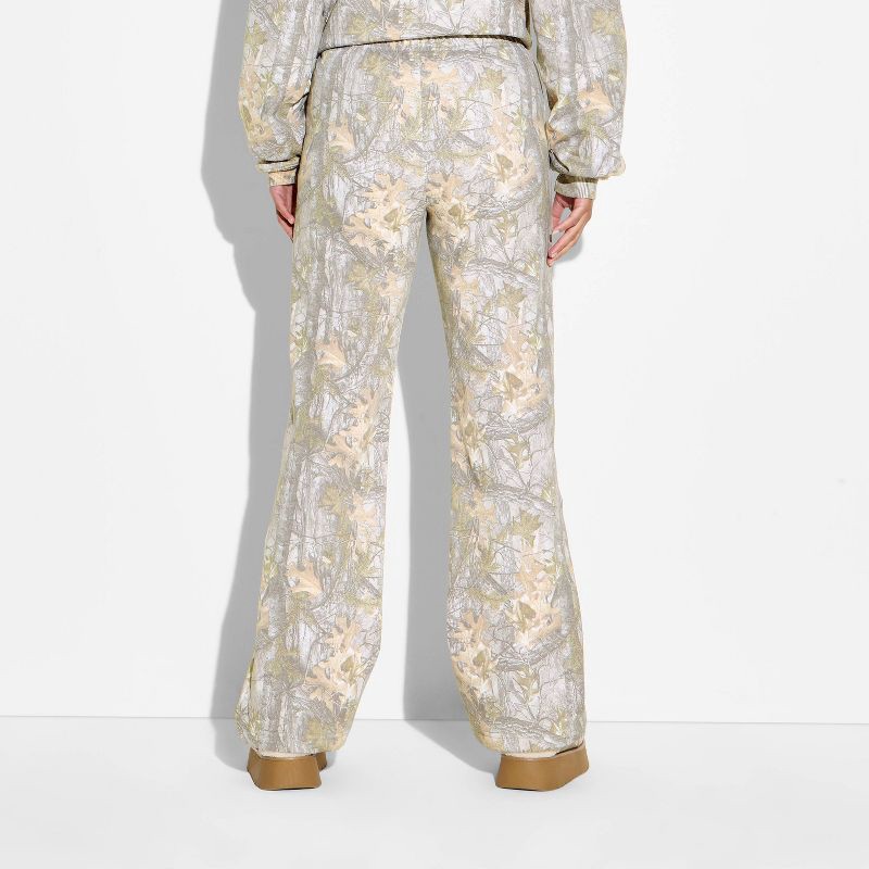 slide 3 of 3, Modern Lux Women's Wide Leg Fleece Graphic Sweatpants - Camo L, 1 ct