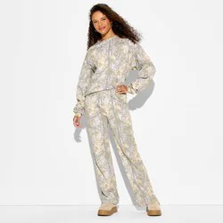 Modern Lux Women's Wide Leg Fleece Graphic Sweatpants - Camo L