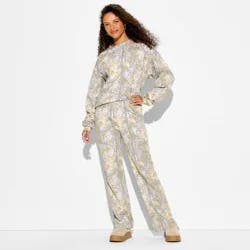 Modern Lux Women's Wide Leg Fleece Graphic Sweatpants - Camo L
