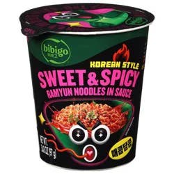 Bibigo Sweet and Spicy Korean-Style Sauced Instant Ramyun Noodles - 3.43oz