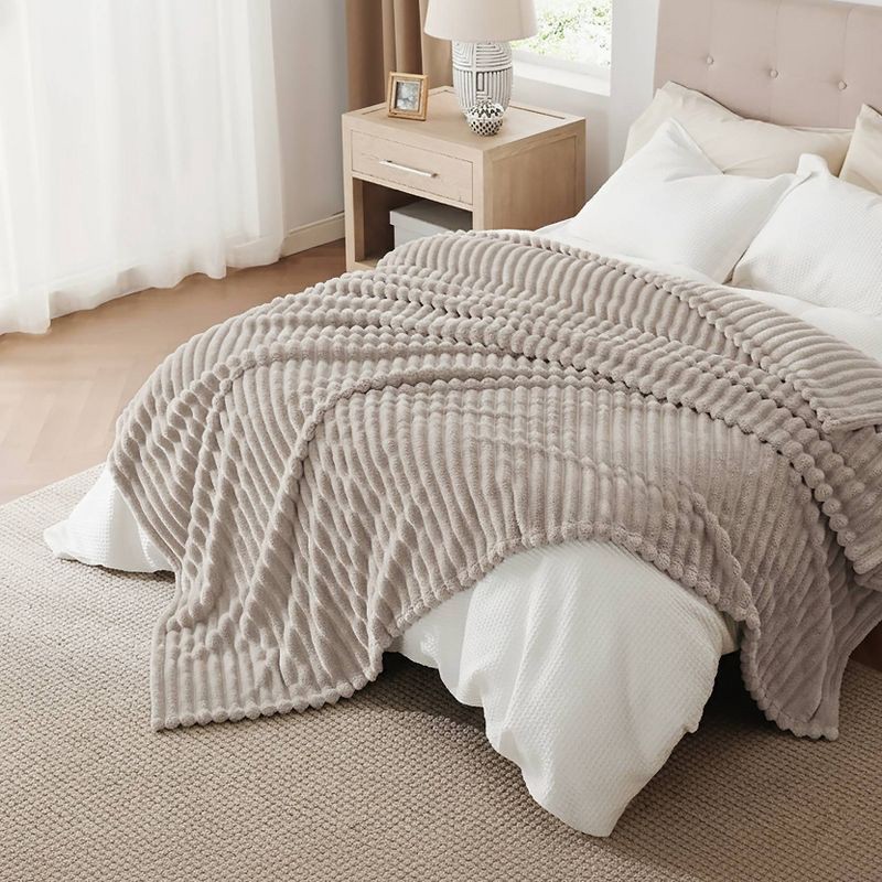 slide 5 of 6, Bedsure Full/Queen Plush Blanket Linen Beige, 1 ct