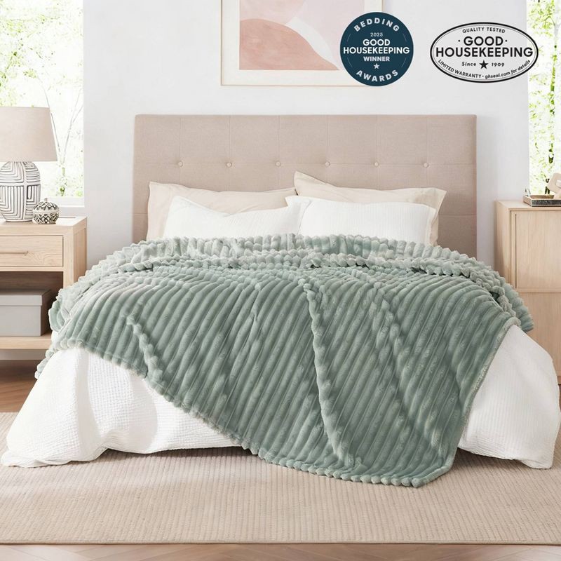 slide 2 of 6, Bedsure Full/Queen Plush Blanket Green, 1 ct