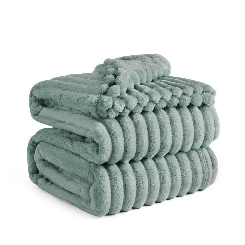 slide 1 of 6, Bedsure Full/Queen Plush Blanket Green, 1 ct