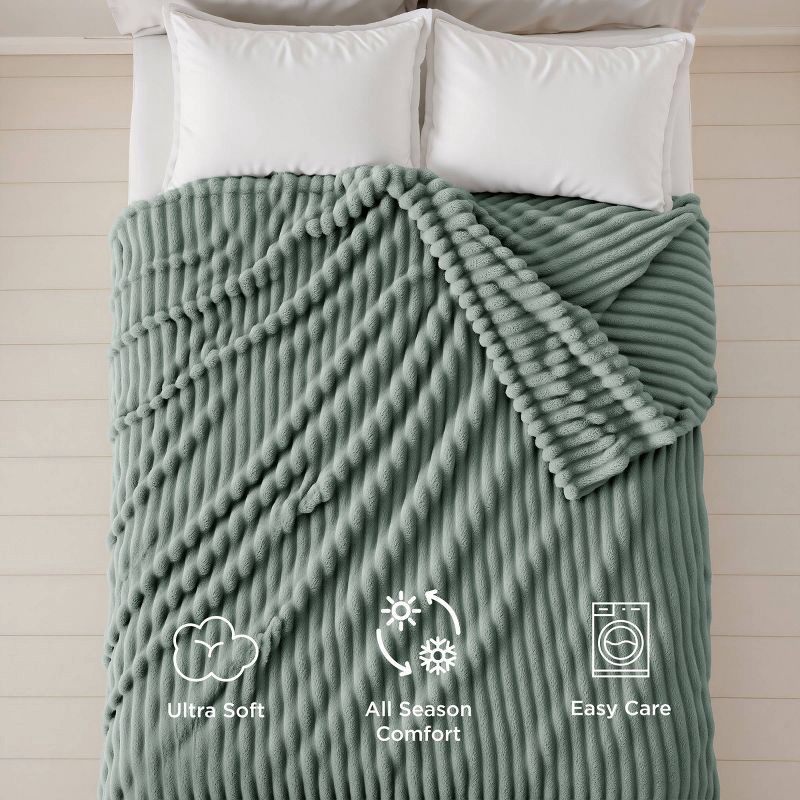 slide 4 of 6, Bedsure Full/Queen Plush Blanket Green, 1 ct