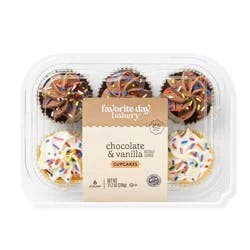 Chocolate and Vanilla Assorted Classic Cupcakes - 11.2oz/6ct - Favorite Day™