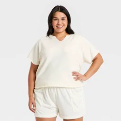 Women's Short Sleeve Leisure Split Neck T-Shirt - Universal Thread™ Cream XXL
