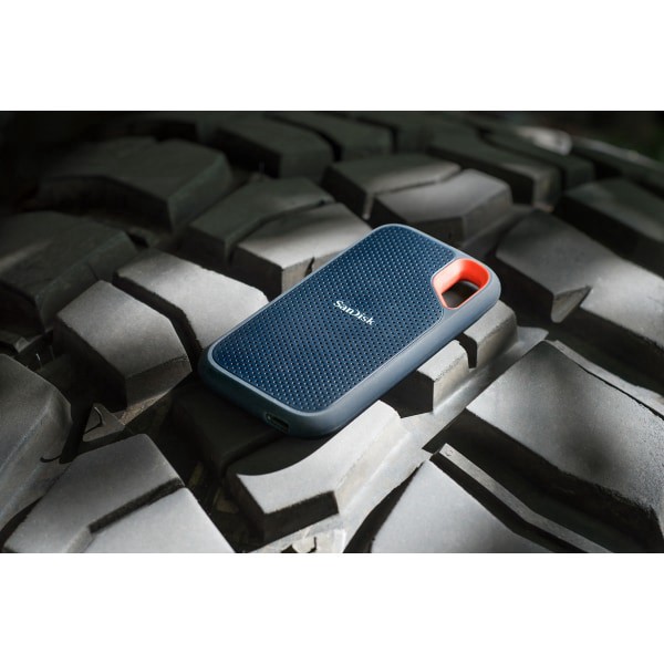 slide 4 of 10, Sandisk Extreme Portable External Usb 3.1 Ssd, 2Tb, 1 ct