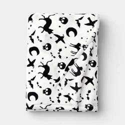 Halloween Throw Blanket White/Black - Hyde and EEK! Boutique™