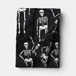 Halloween Skeletons Throw Blanket Black/Ivory - Hyde and EEK! Boutique™