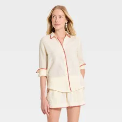 Women's Long Sleeve Collared Button-Down Shirt - Universal Thread™ Cream M