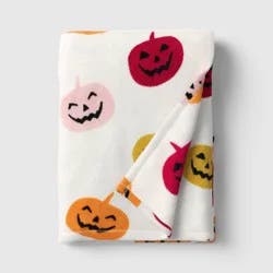 50" x 60"Halloween Pumpkins Throw Blanket White - Hyde and EEK! Boutique™