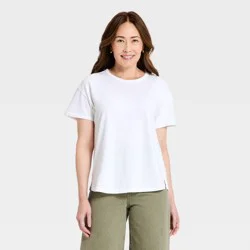 Women's Short Sleeve Boyfriend T-Shirt - Universal Thread™ White L