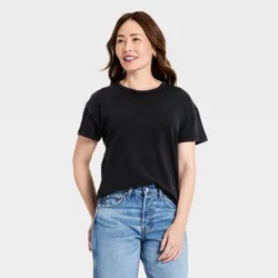 Women's Short Sleeve Boyfriend T-Shirt - Universal Thread™ Black XL