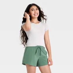 Girls' Short Sleeve Seamless Crop T-Shirt - All In Motion™ Heathered Gray L