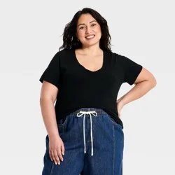 Women's Short Sleeve Iconic V-Neck T-Shirt - Universal Thread™ Black XXL