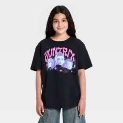 Girls' KPop Demon Hunters Huntrix Short Sleeve Oversized Graphic T-Shirt - Black XL