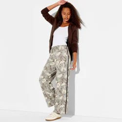 Zoe+Liv Women's Floral Camo Tunnel Graphic Pull-On Pants - L