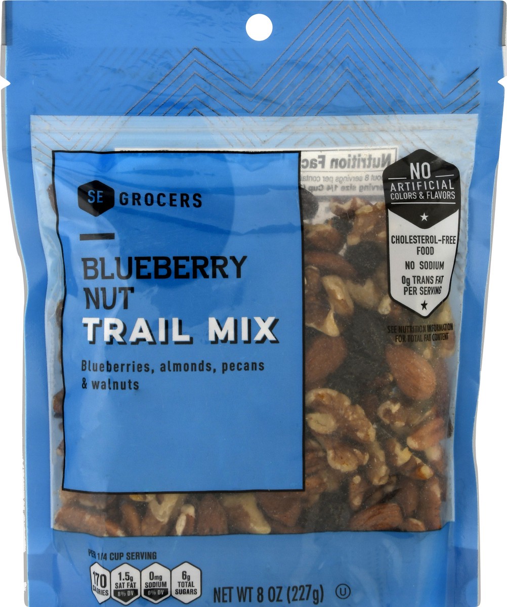 slide 1 of 11, SE Grocers Trail Mix Blueberry Nut, 8 oz