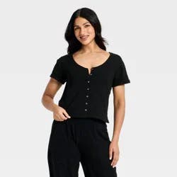 Women's Short Sleeve Button-Front Scoop Neck T-Shirt - Universal Thread™ Black M