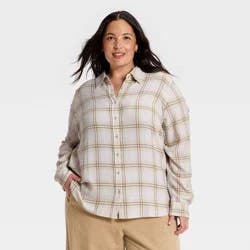 Women's Long Sleeve Collar Button-Down Shirt - Universal Thread™ Cream Plaid XXL
