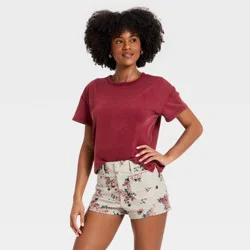 Women's Short Sleeve Boyfriend T-Shirt - Universal Thread™ Red L
