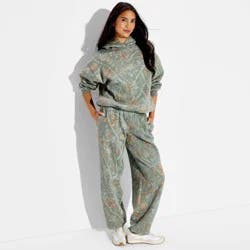 Women's Low-Rise Straight Leg Sweatpants - Wild Fable™ Green Camo M
