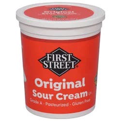First Street Sour Cream - 32 oz