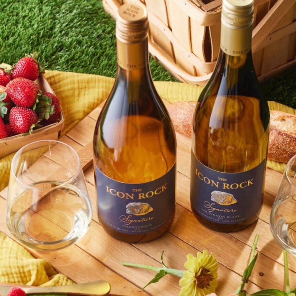 slide 2 of 4, The Icon Rock Signature Sauvignon Blanc Wine - 750 Ml, 750 ml