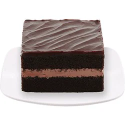 Bakery Cake Chocolate With Fudge Iced Single Serve - Each (580 Cal)