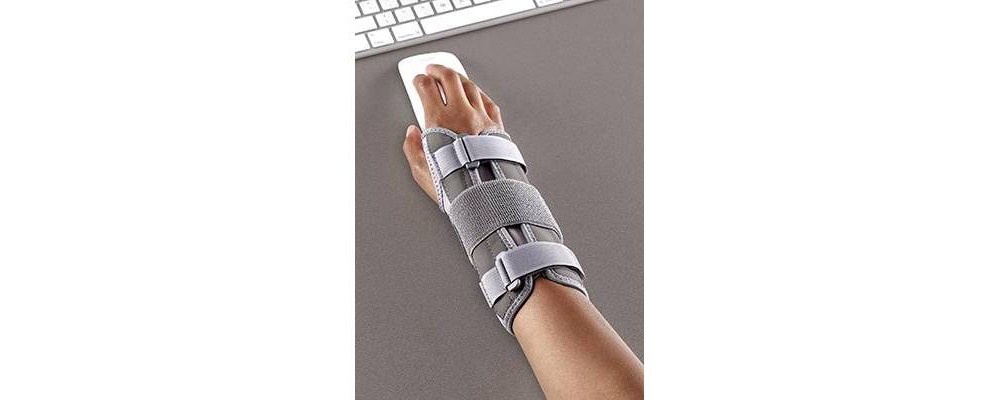 slide 3 of 3, Futuro Deluxe Wrist Stabilizer - Right Hand, 1 ct