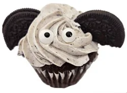 Single Serve Oreo Bat Cupcake - Ea