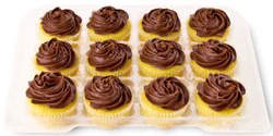 Chocolate Iced Yellow Cupcakes 12 Count - Ea
