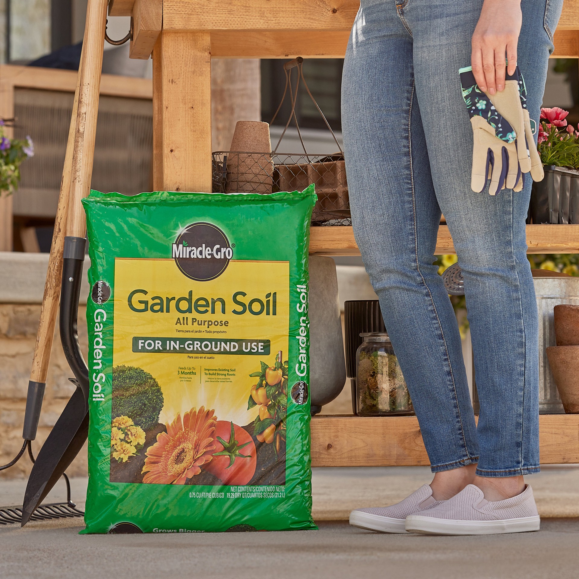 slide 3 of 6, Miracle-Gro In-Ground Use 0.75 Cubic feet All-purpose Garden soil, 1 ct