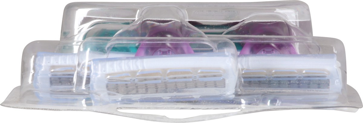 slide 6 of 9, BIC Soleil Escape 4 Blades Lavender & Eucalyptus Scented Razors, 4 ct