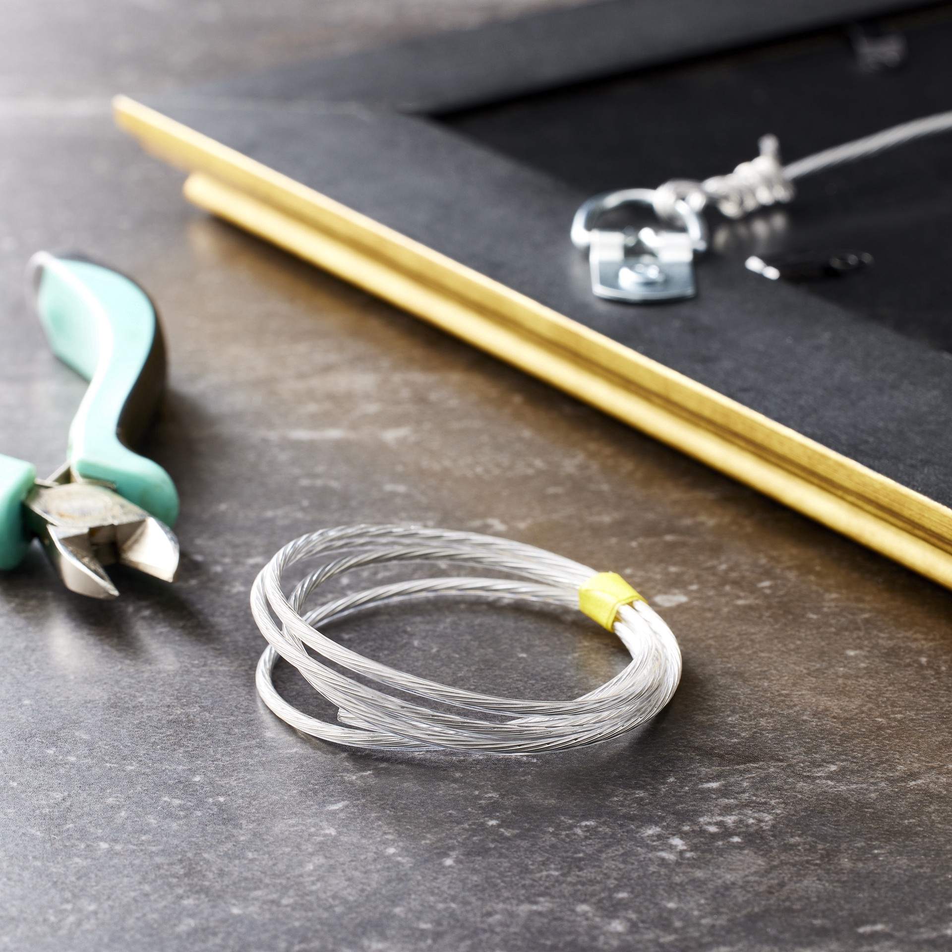 slide 2 of 2, OOK 50-lb Professional Coated Hanging Wire, 1 ct