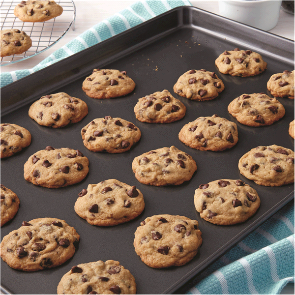 slide 2 of 17, Wilton Perfect Results Premium Non-Stick Bakeware Cookie Pan Set, 3 ct