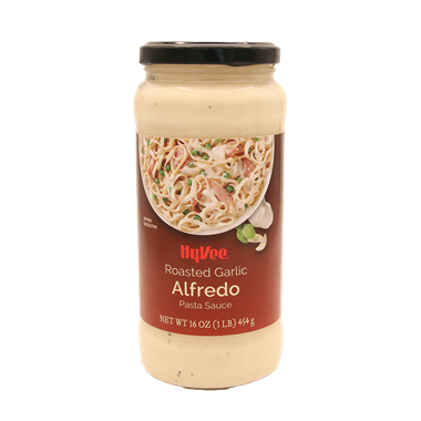 slide 1 of 1, Hy-Vee Roasted Garlic Alfredo Pasta Sauce, 16 oz