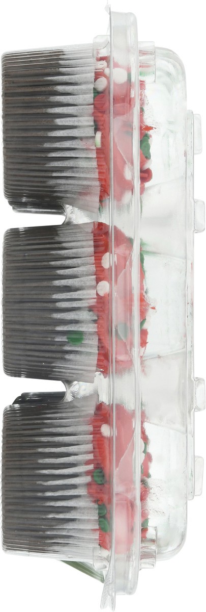 slide 3 of 16, LaBree's Bakery Mini Chocolate Cupcakes with Sprinkles 10.5 oz, 10.5 oz