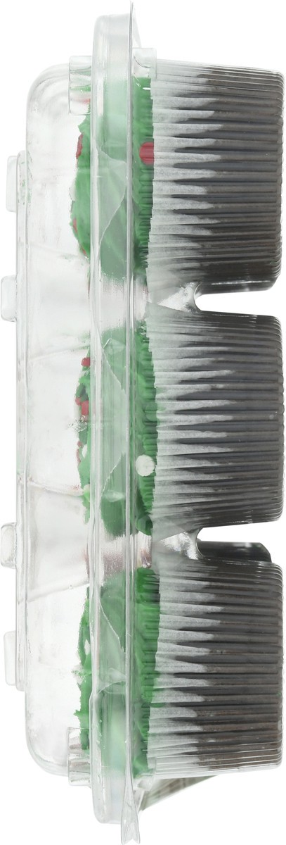 slide 4 of 16, LaBree's Bakery Mini Chocolate Cupcakes with Sprinkles 10.5 oz, 10.5 oz