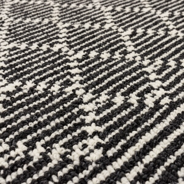 slide 9 of 9, Mohawk Trellis Scatter,20inx32in,Near Black/Starch, 1 ct