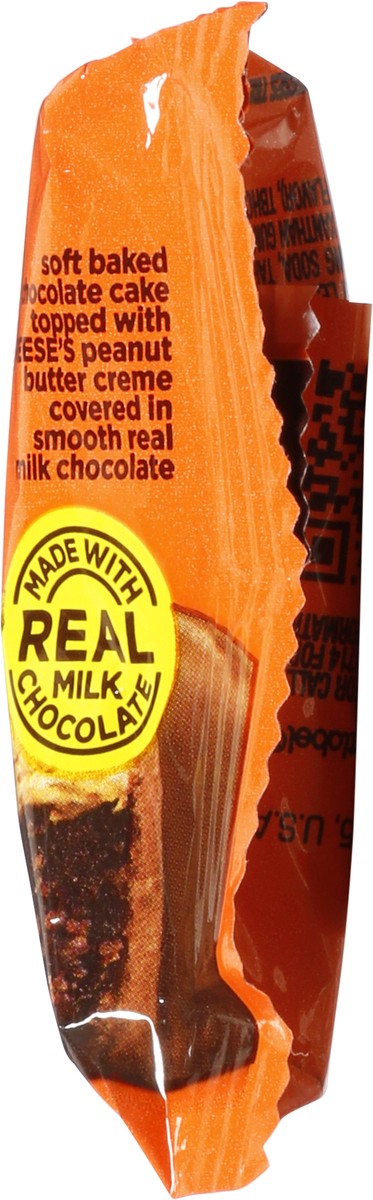 slide 7 of 9, Reese's Snack Cakes, 2.75 oz