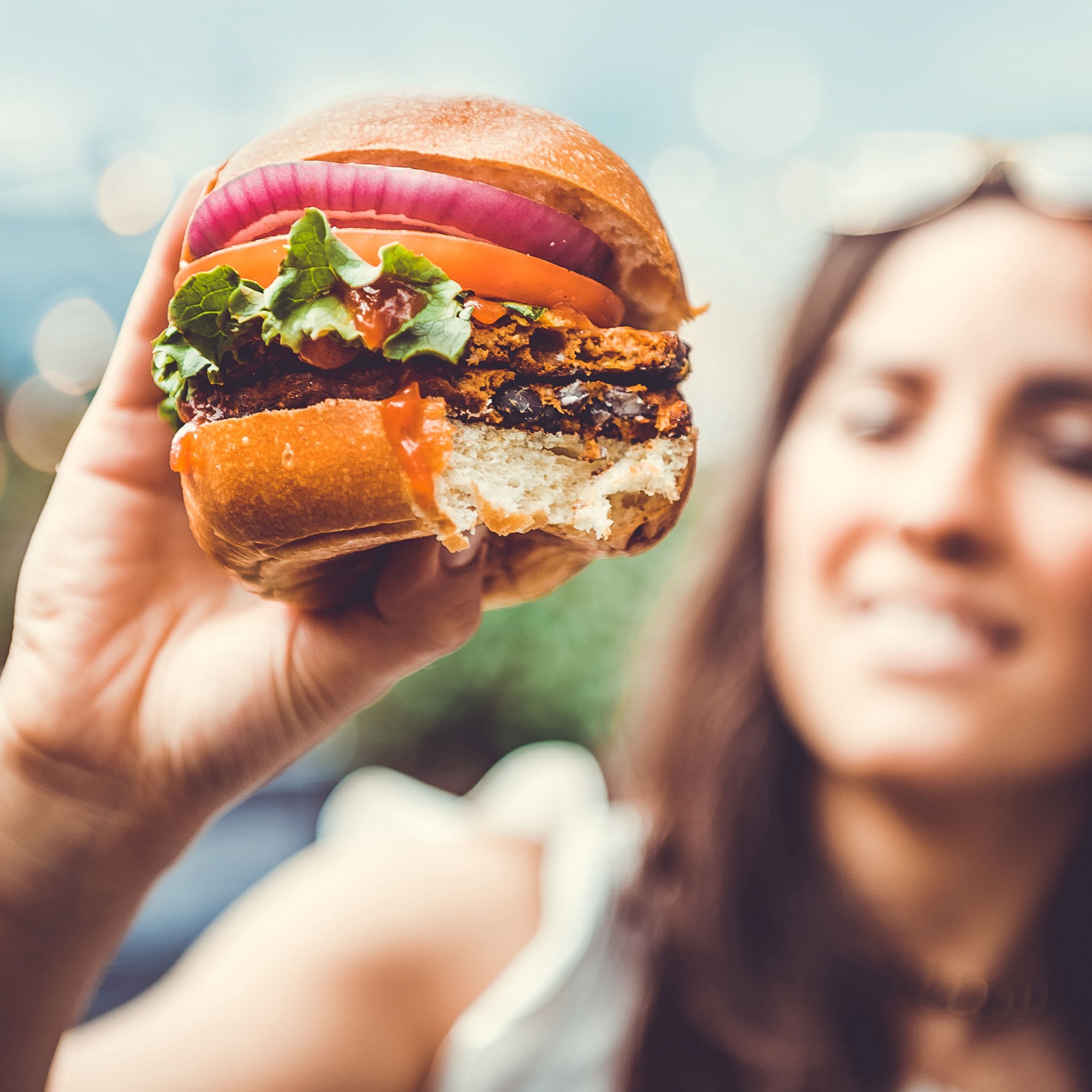 slide 5 of 5, MorningStar Farms Veggie Burgers, Spicy Black Bean, 9.5 oz, 4 Count, Frozen, 9.5 oz