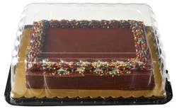 Bakery Fresh Goodness Yellow Cake With Chocolate Buttercreme Icing