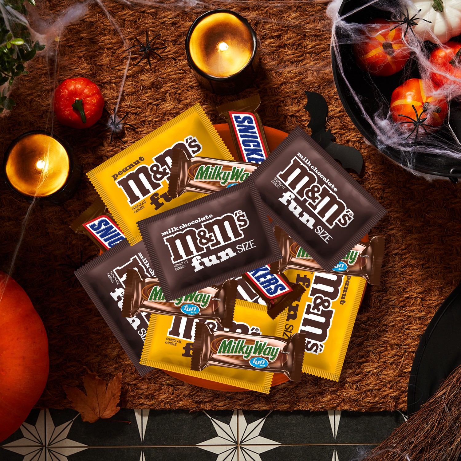 slide 6 of 8, Wrigley M&M'S, SNICKERS & MILKY WAY Fun Size Milk Chocolate Halloween Candy Variety Pack, 35 Ct Bulk Bag, 19.2 oz