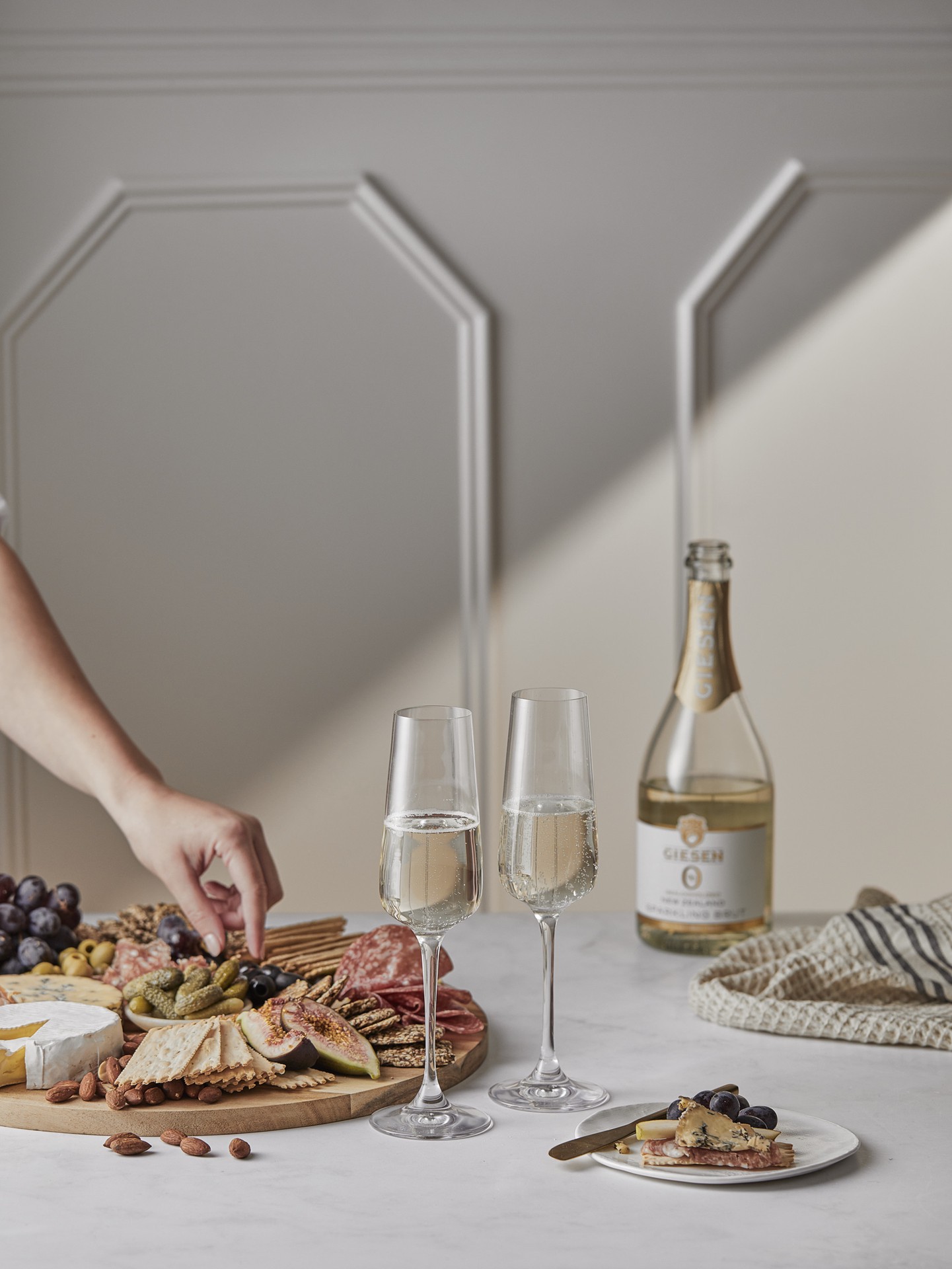 slide 5 of 5, Giesen New Zealand Sparkling Brut 25.4 fl oz, 25.4 fl oz