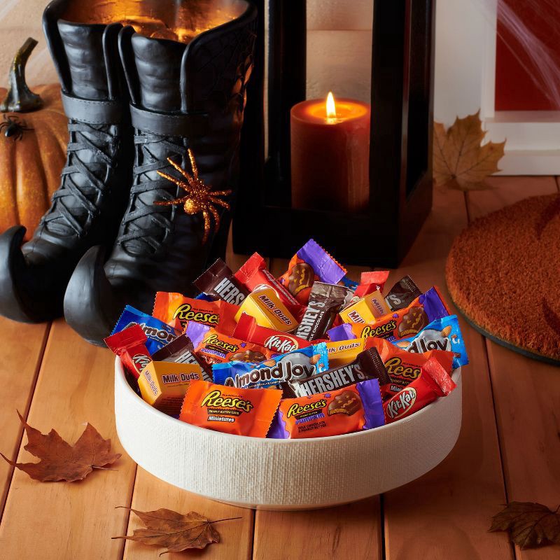 slide 2 of 5, Hershey's Hersheys Chocolate Miniatures Assorted 145 Pc, 55.56 oz