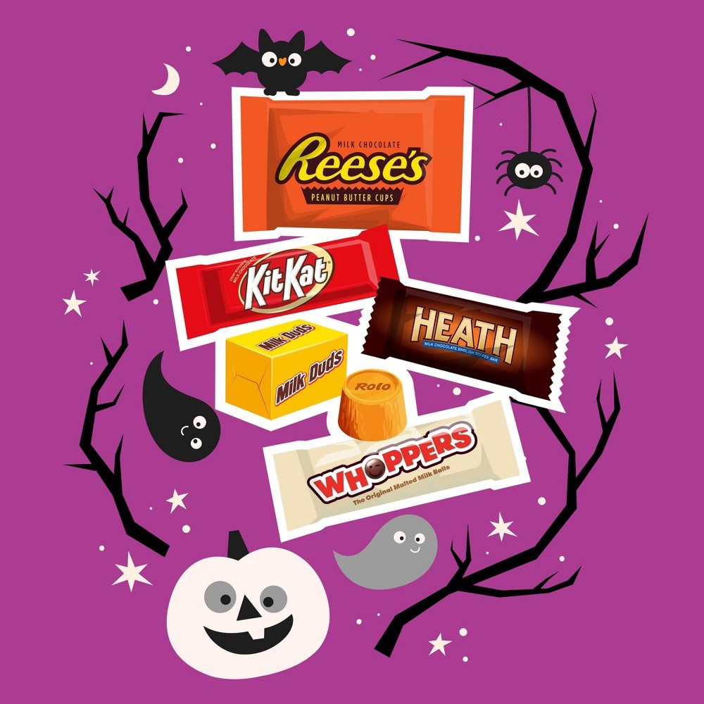 slide 2 of 5, Hershey's Halloween Snack Size Chocolate Candy Assortment, 32.1 oz