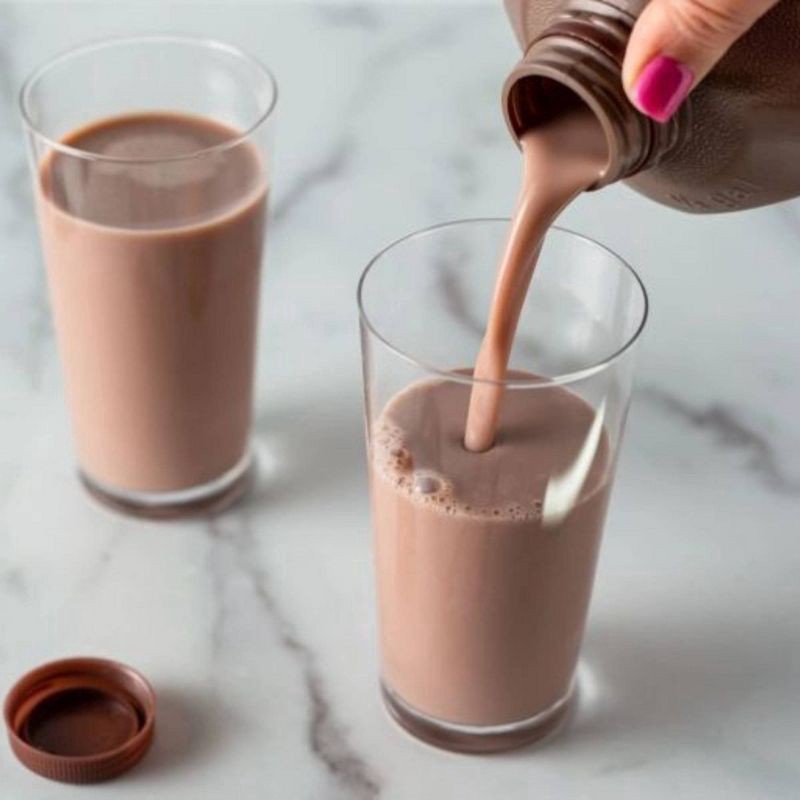 slide 2 of 5, Kemps Select 1% Lowfat Chocolate Milk Half Gallon, 1/2 gal