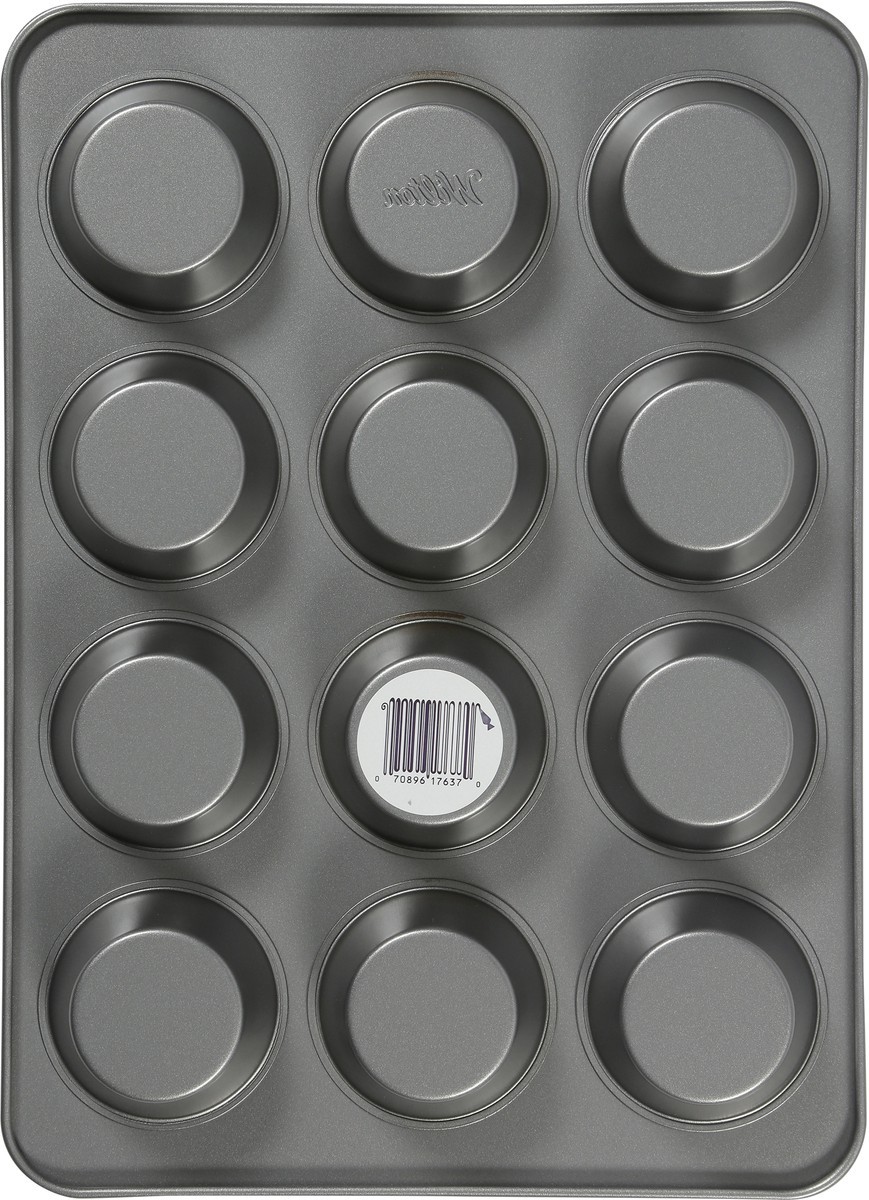 slide 5 of 13, Wilton Silver 12 Cup Muffin Pan 1 Each, 1 ct