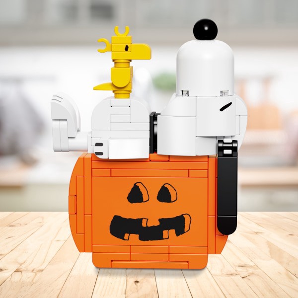 slide 3 of 8, Brickcraft Peanuts Snoopy On Pumpkin Building Set, Multicolor, Set Of 112 Pieces, 1 ct